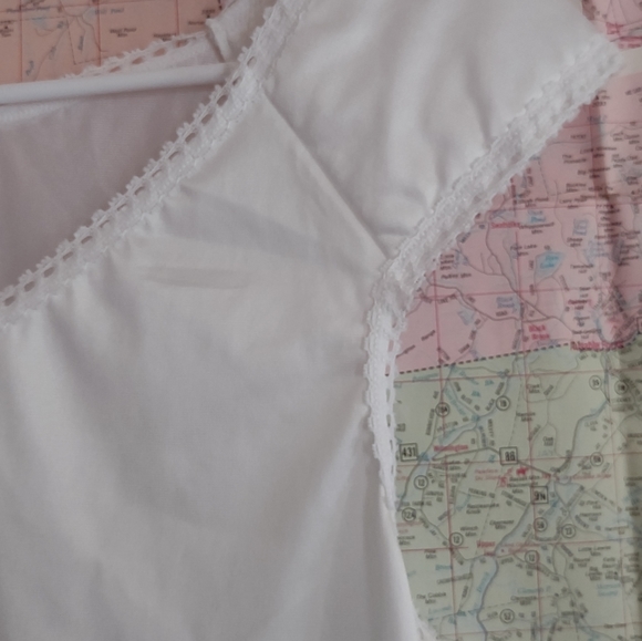 Vintage satin shirt with trim and shoulder pads! - Picture 4 of 6